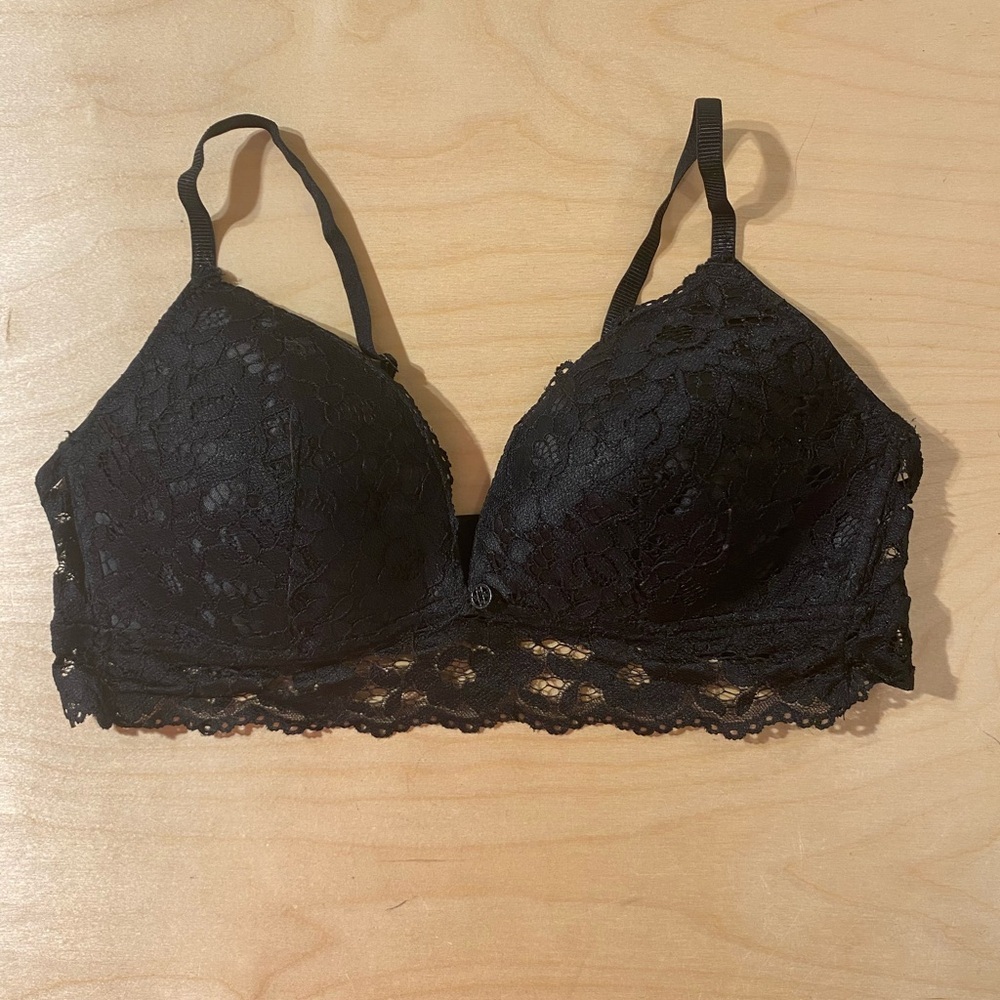 Nicole Miller Black Lace No Wire Bra 36 C ( Q)